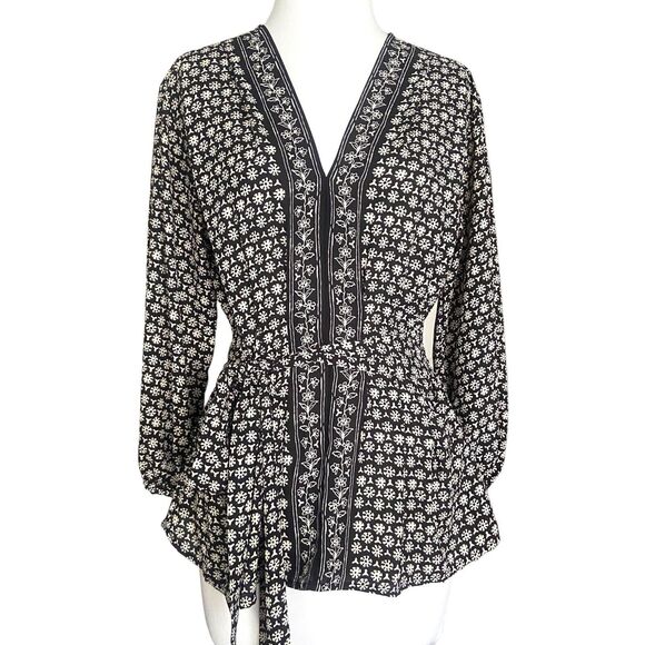 MAX STUDIO Floral Blouse Women's Size M Black & White Long Sleeve Elastic Waist - Picture 1 of 11